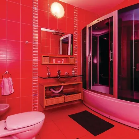 Prázdninový dům Four Bedroom Holiday In Herceg Novi