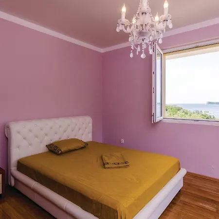 Four Bedroom Holiday In Herceg Novi Ferienhaus Podgorica